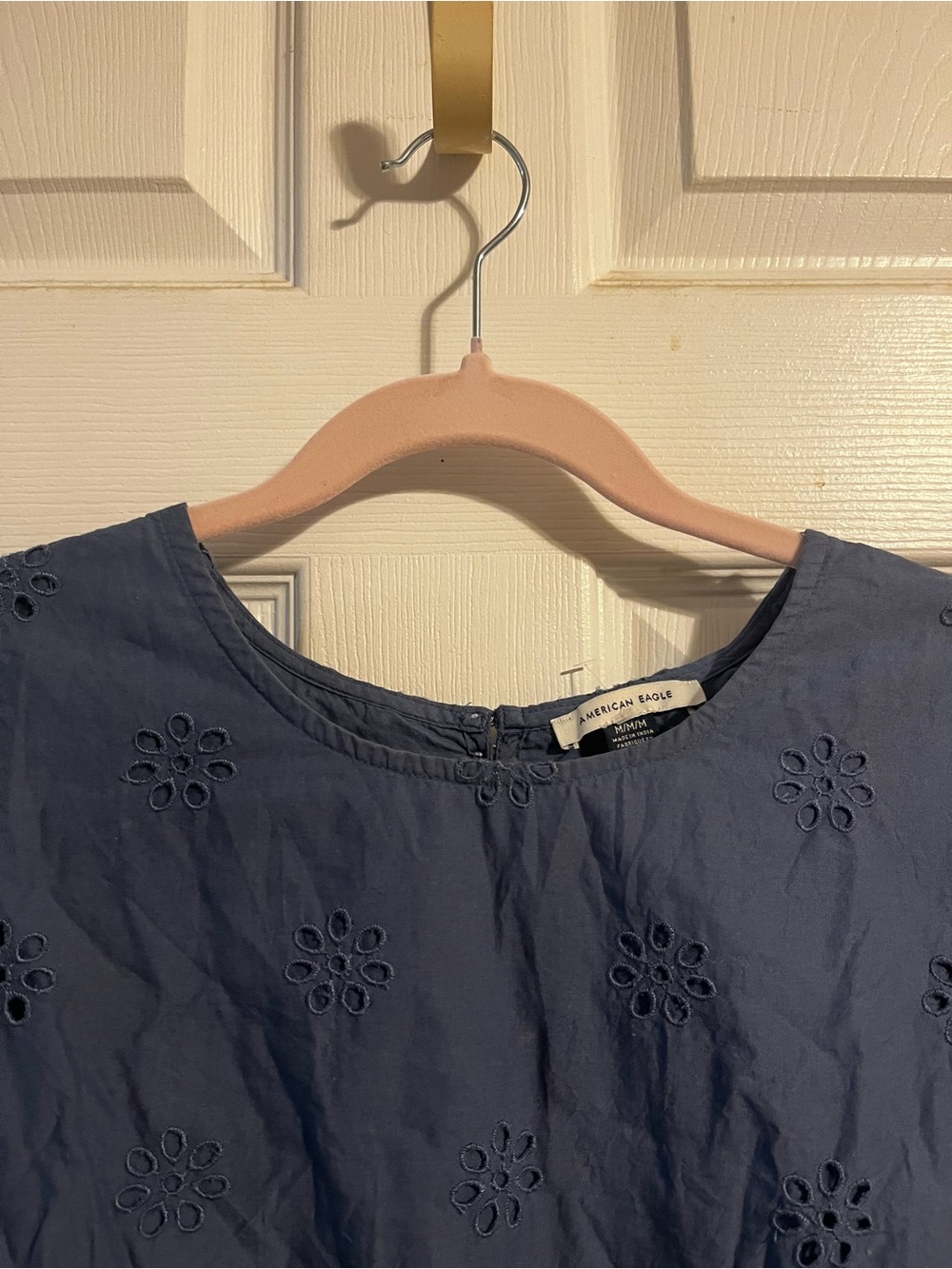 American Eagle Outfitters | Navy Eyelet Cropped Blouse - Sz Medium - Picture 5 of 9